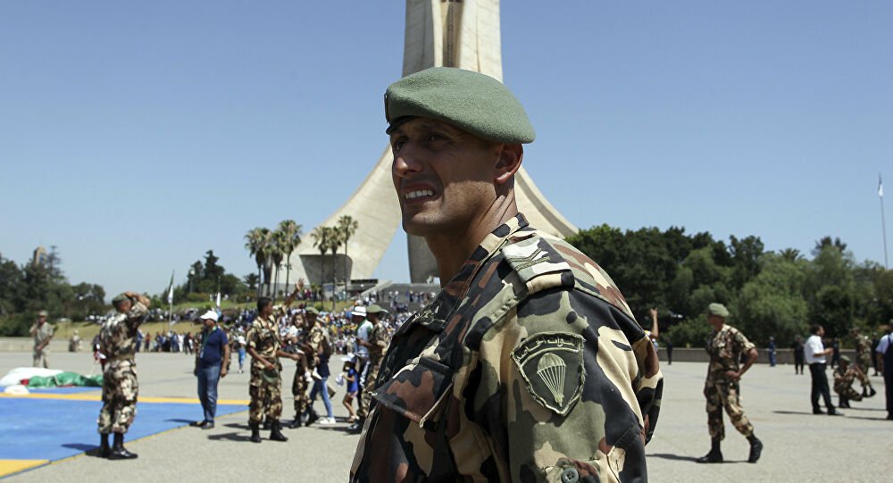 طريقة التسجيل في الجيش الوطني الشعبي الجزائري عبر رابط وزارة الدفاع وأهم الشروط