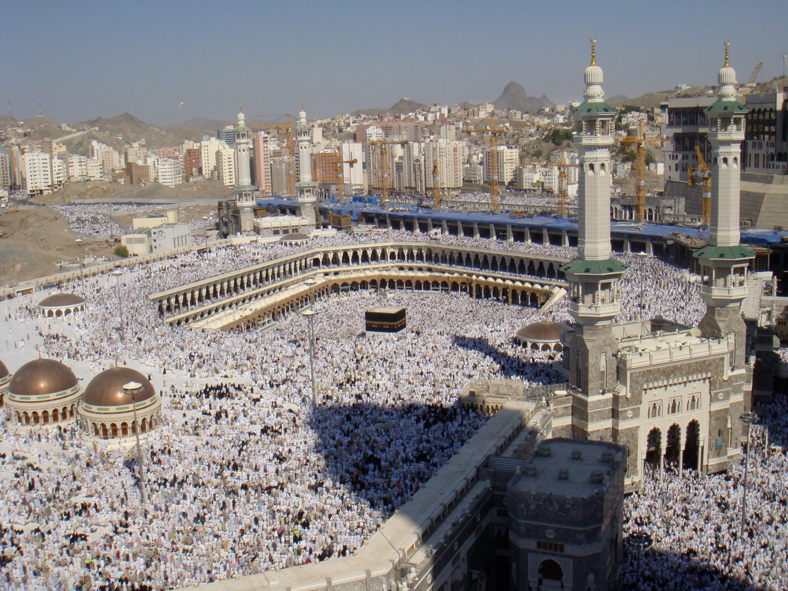 “لبيك اللهم لبيك” خطوات التسجيل في استمارة قرعة الحج عمان 2025 عبر hajj.om والشروط المطلوبة